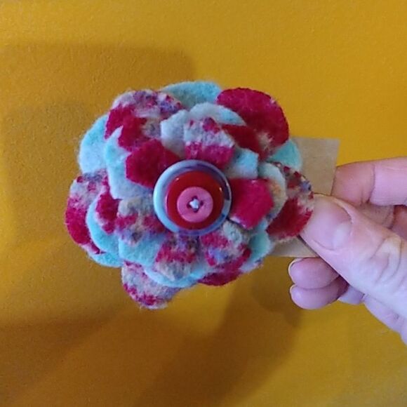 ⭐3 for $20⭐ Upcycled Felted Wool Flower Hair Clip - Picture 1 of 4